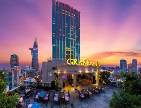 《グランドクラブ》5つ星ホテル内のベトナム電子カジノ｜年齢・服装